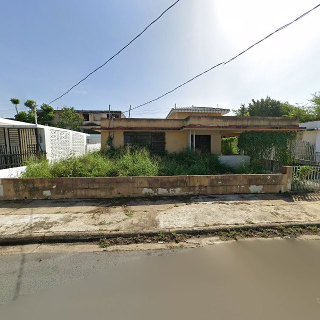 Propiedad declarada estorbo público en F78J+X76 Arecibo, Puerto Rico 00612, Arecibo