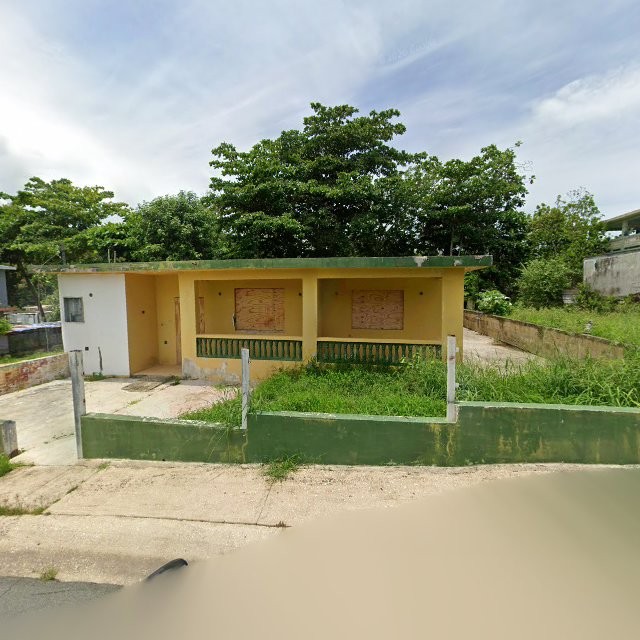 Foto de estorbo público en Manatí