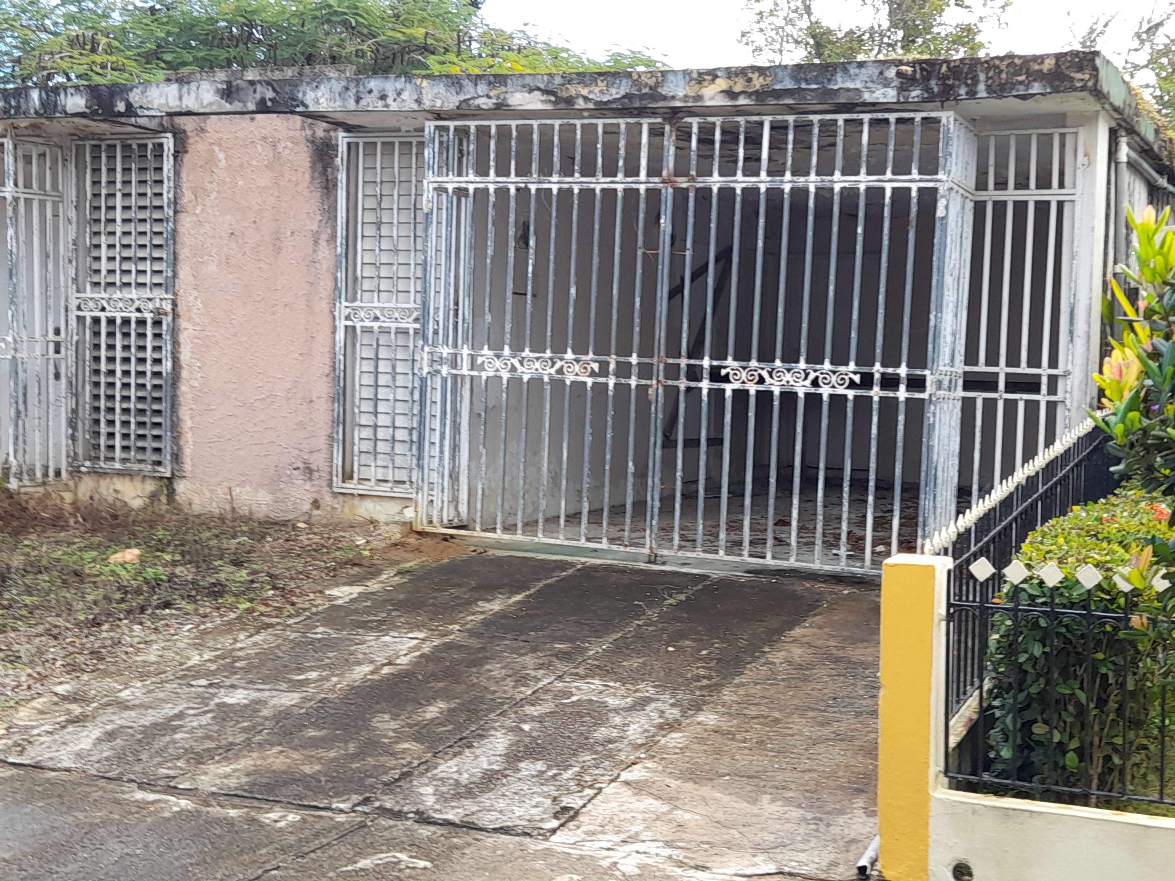 Propiedad declarada estorbo público en FJ38+R4X Vega Baja, Puerto Rico 00693, Vega Baja