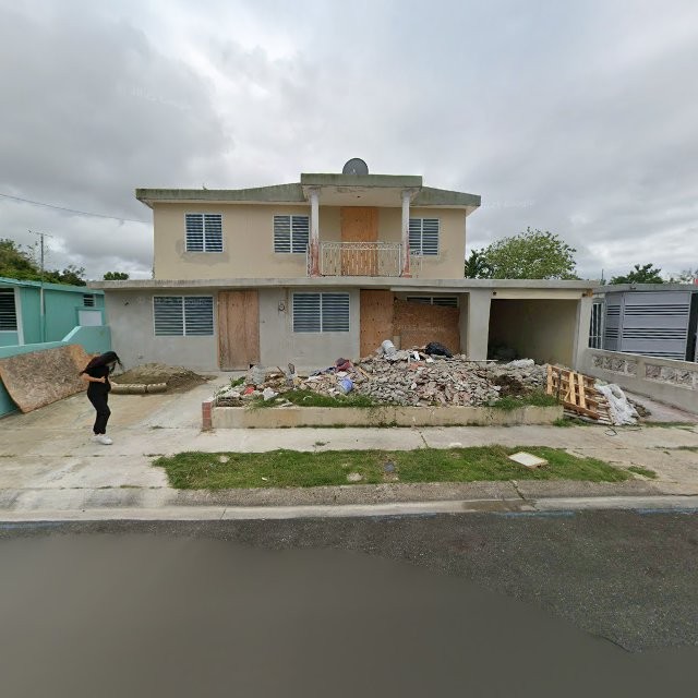 Propiedad declarada estorbo público en FJ38+HJG Vega Baja, Puerto Rico 00693, Vega Baja