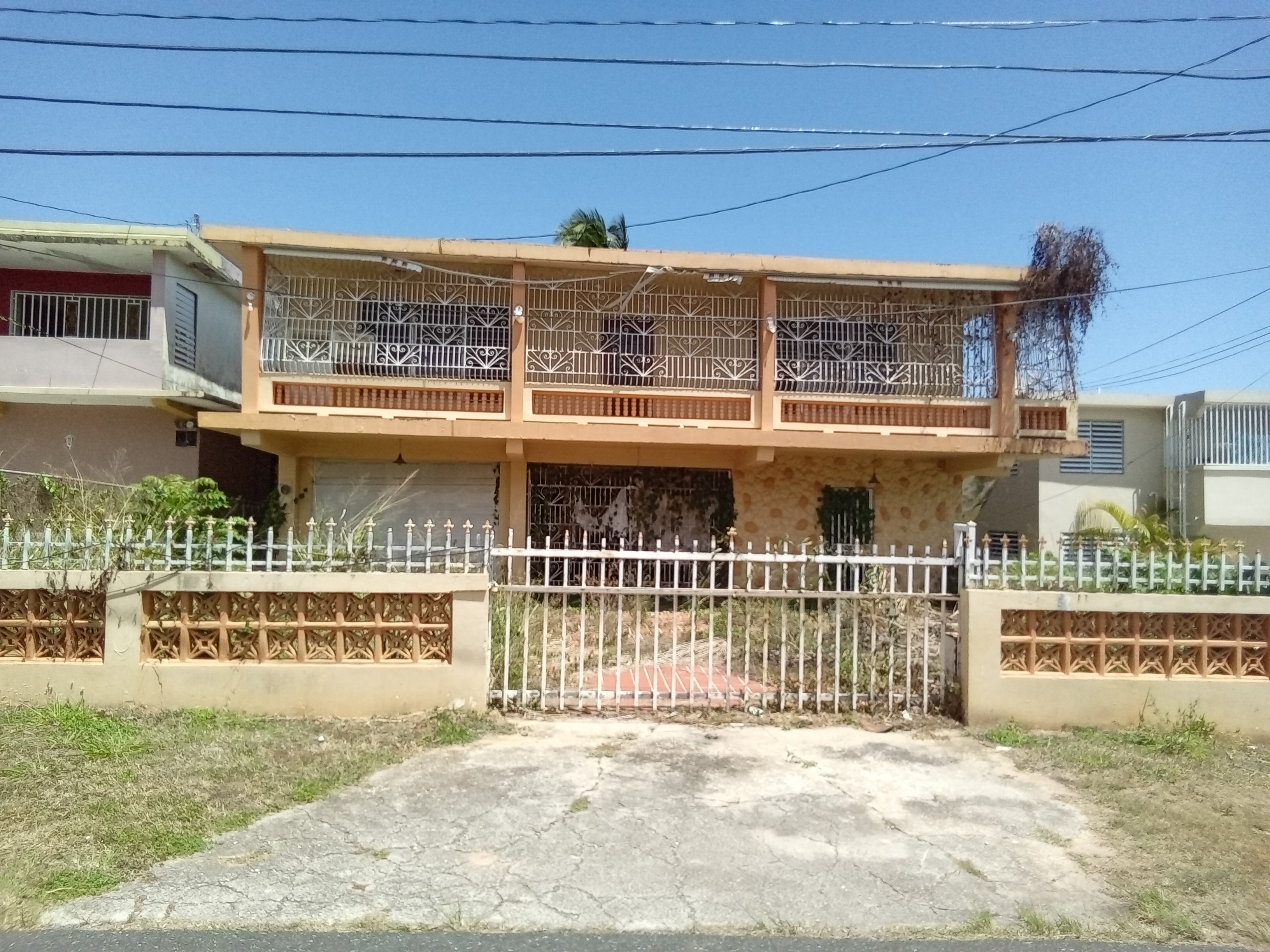 Foto de estorbo público en Vega Baja