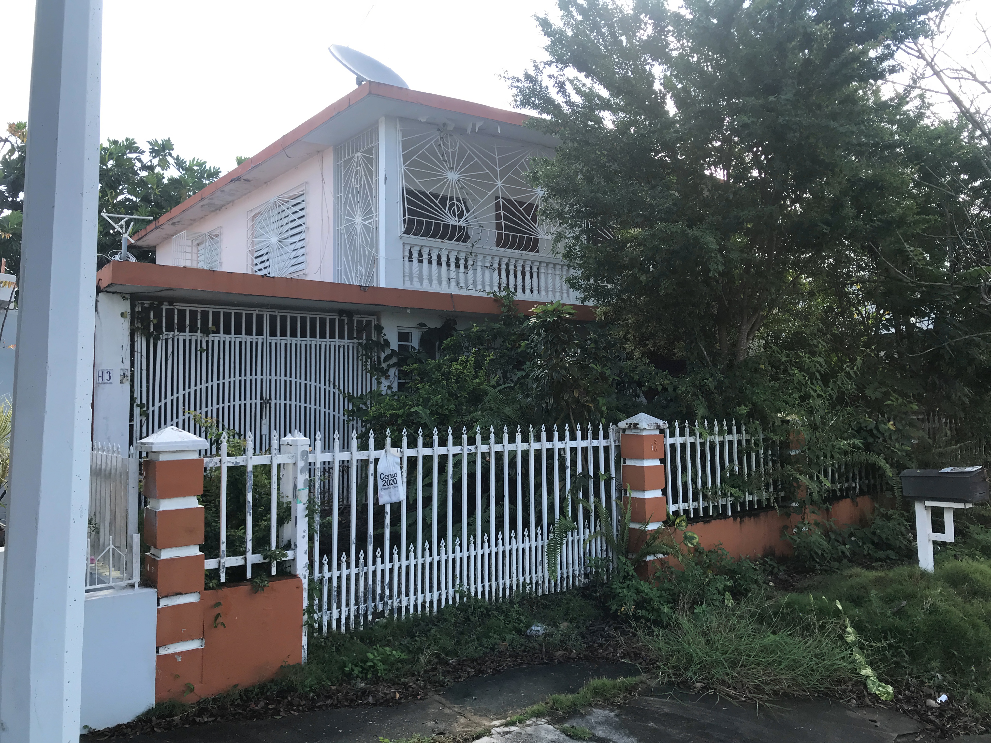 Propiedad declarada estorbo público en CJX8+9WG Vega Baja, Puerto Rico 00693, Vega Baja