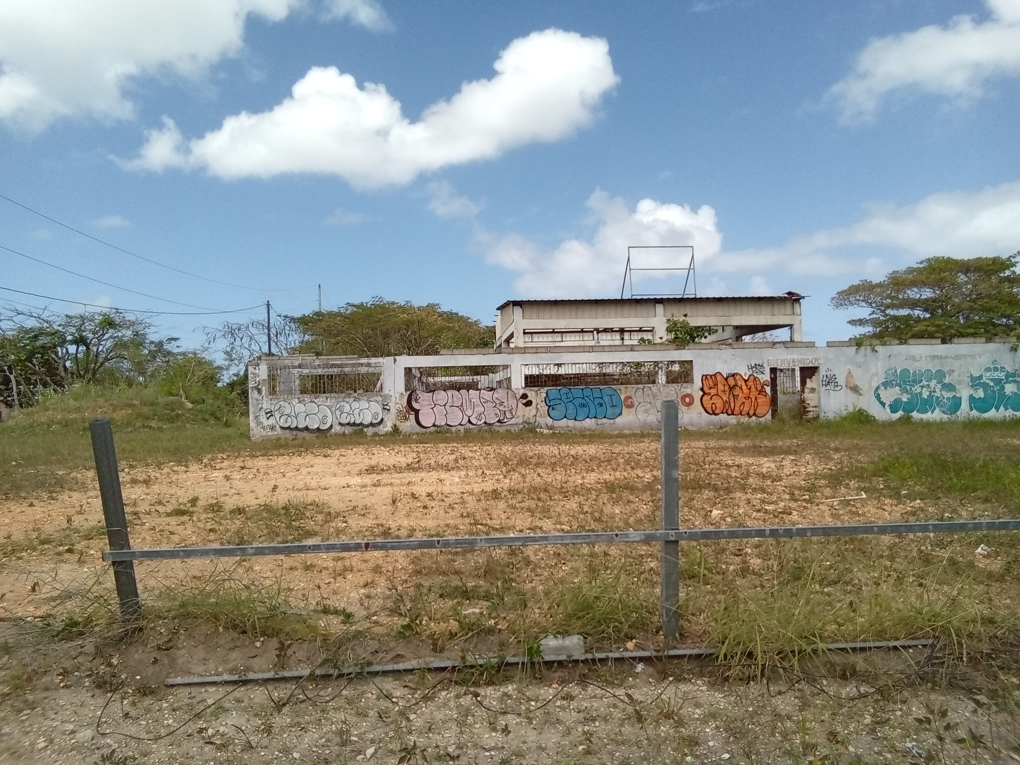 Foto de estorbo público en Vega Baja