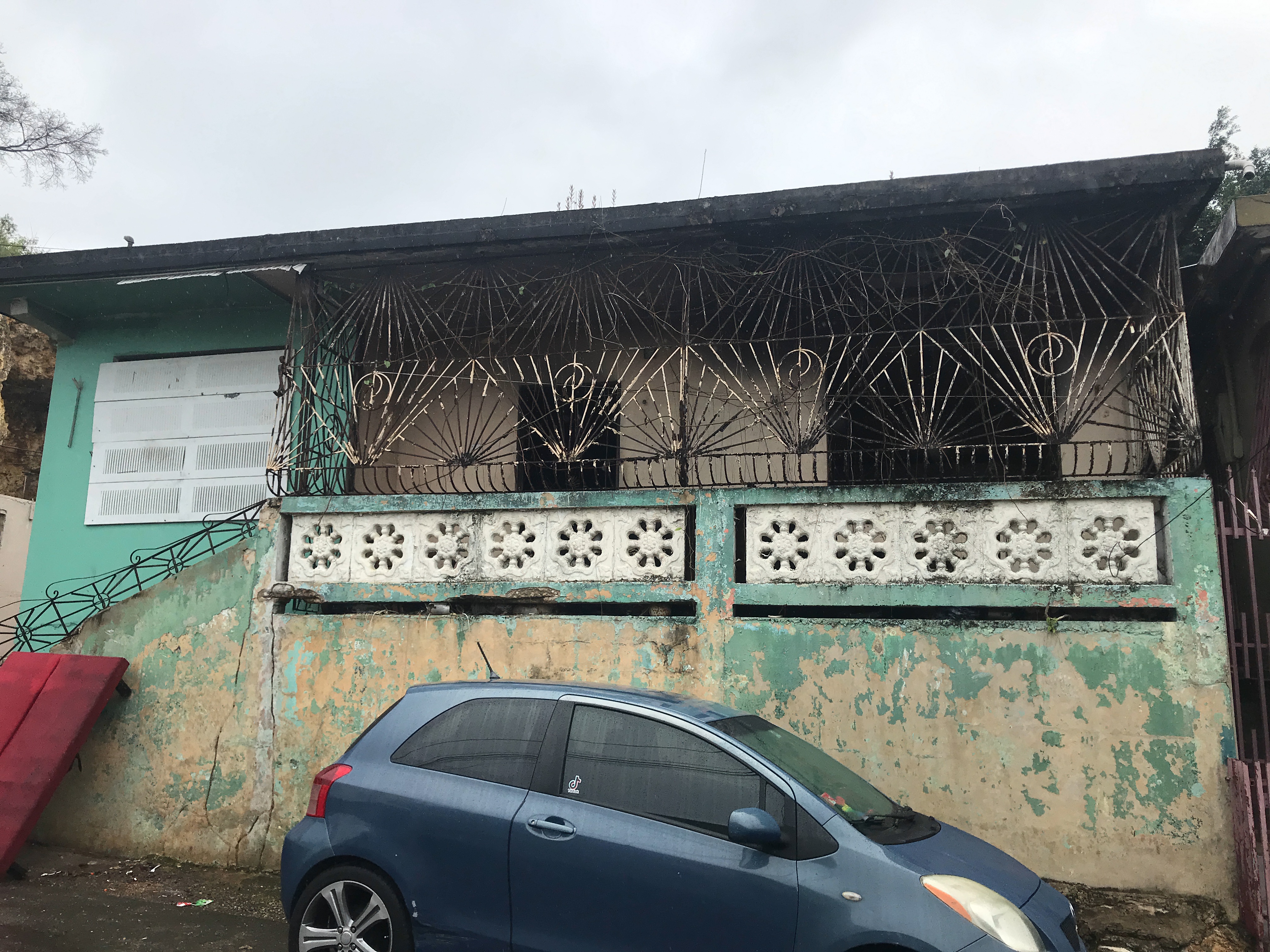 Propiedad declarada estorbo público en CJV6+8WX Vega Baja, Puerto Rico 00693, Vega Baja