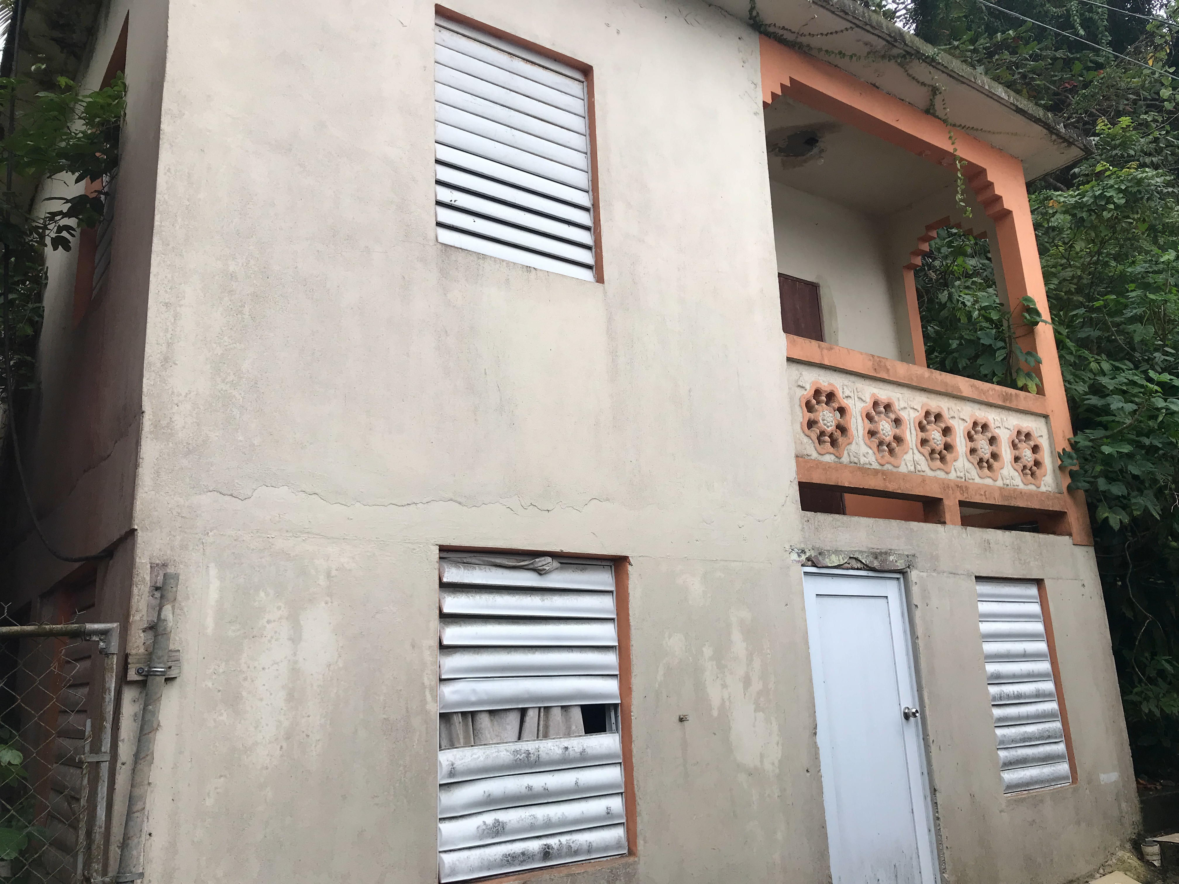 Foto de estorbo público en Vega Baja