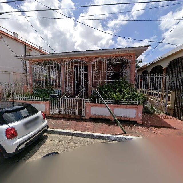 Propiedad declarada estorbo público en CPRW+V6F Toa Baja, Puerto Rico 00949, Toa Baja