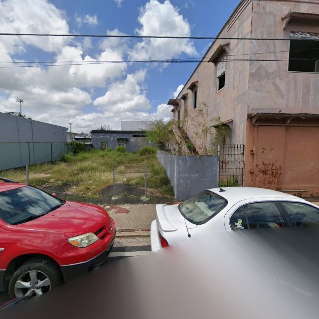 Propiedad declarada estorbo público en CPRW+RH7 Toa Baja, Puerto Rico 00951, Toa Baja