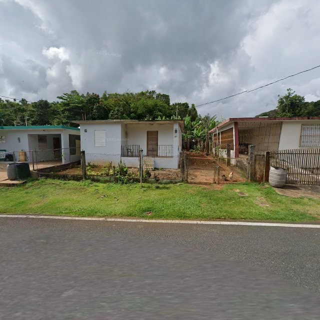 Propiedad declarada estorbo público en CF46+P7F Manatí, Puerto Rico 00674, Manatí