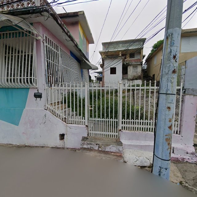 Foto de estorbo público en Manatí