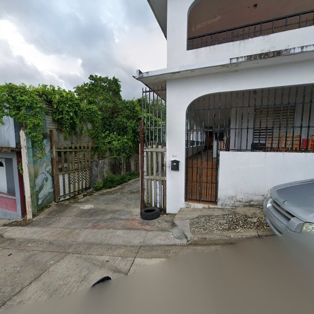 Propiedad declarada estorbo público en CGG4+W76 Manatí, Puerto Rico 00674, Manatí