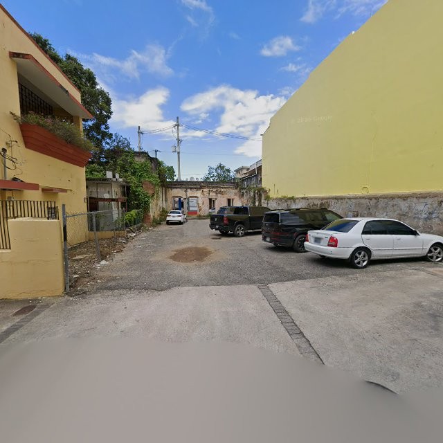 Propiedad declarada estorbo público en CGH5+C4Q Manatí, Puerto Rico 00674, Manatí