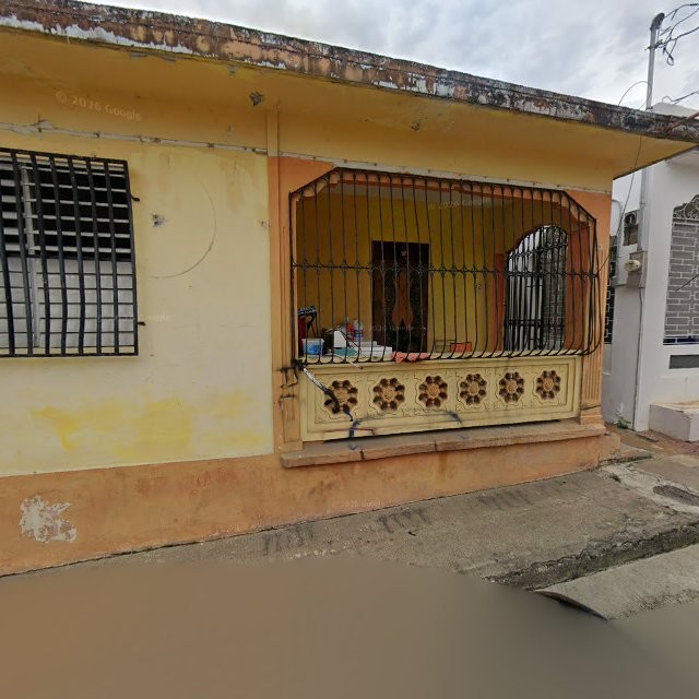 Foto de estorbo público en Manatí