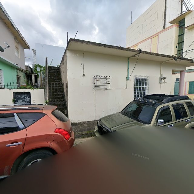 Propiedad declarada estorbo público en CGH5+58H Manatí, Puerto Rico 00674, Manatí