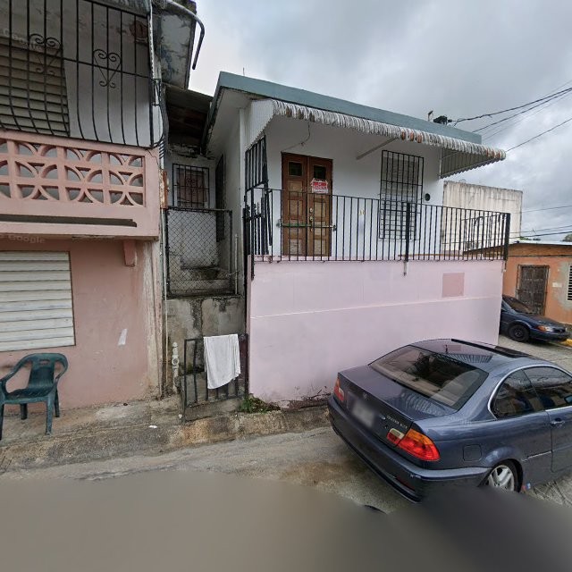 Propiedad declarada estorbo público en CGH5+5VV Manatí, Puerto Rico 00674, Manatí