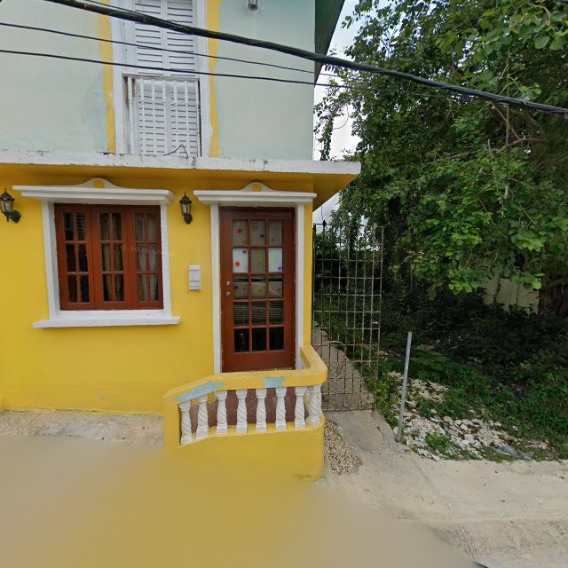 Propiedad declarada estorbo público en CGH5+5W8 Manatí, Puerto Rico 00674, Manatí