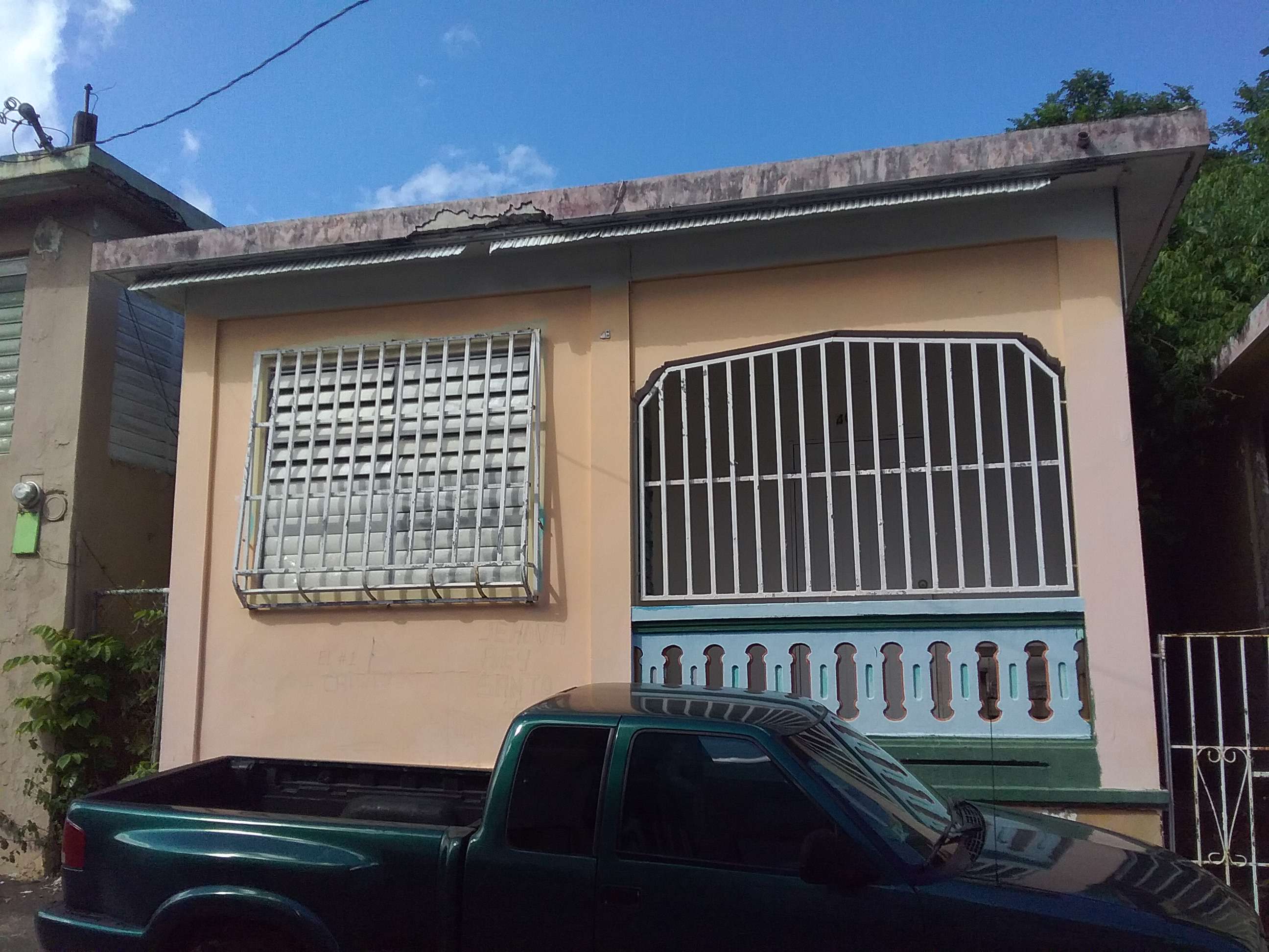 Propiedad declarada estorbo público en CGG5+M42 Manatí, Puerto Rico 00674, Manatí