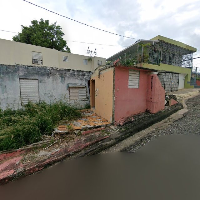 Propiedad declarada estorbo público en CGG6+W35 Manatí, Puerto Rico 00674, Manatí