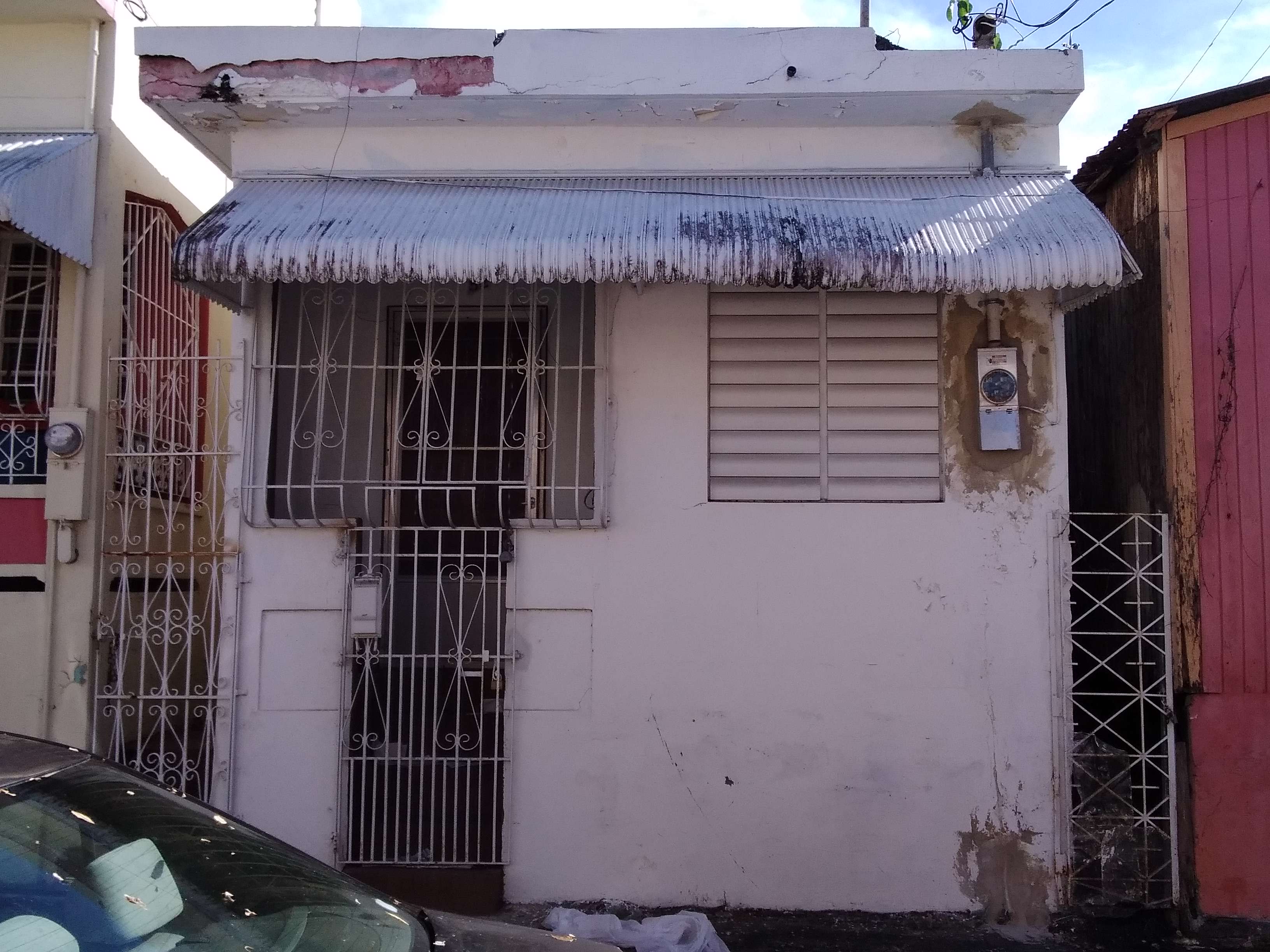 Propiedad declarada estorbo público en CGG6+W38 Manatí, Puerto Rico 00674, Manatí