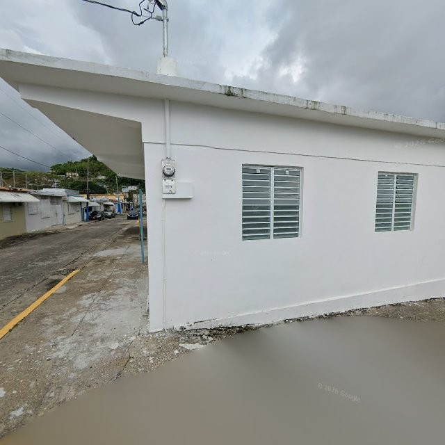 Propiedad declarada estorbo público en CGG6+V5Q Manatí, Puerto Rico 00674, Manatí