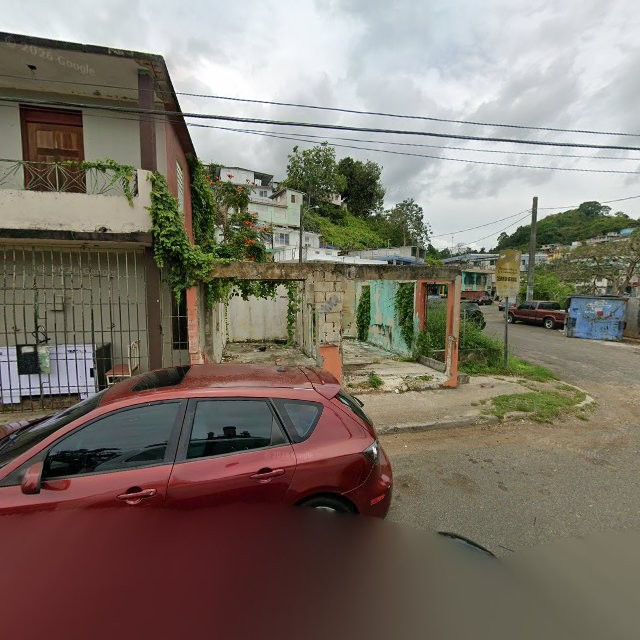 Propiedad declarada estorbo público en CGG7+R7X Manatí, Puerto Rico 00674, Manatí