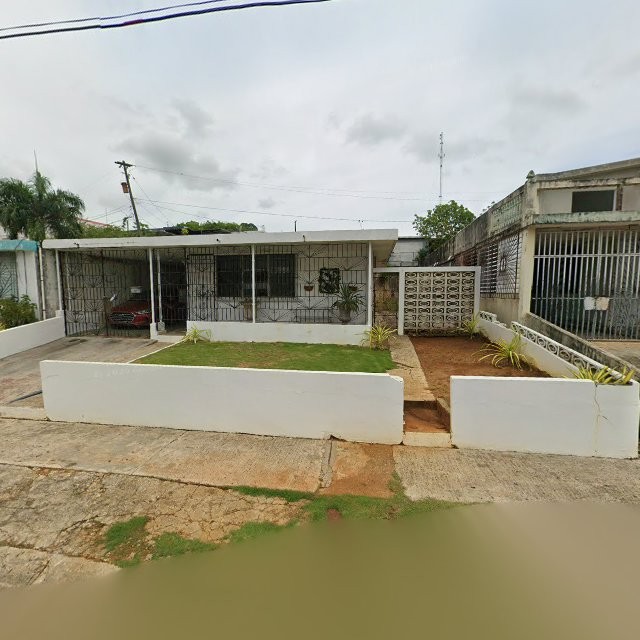 Propiedad declarada estorbo público en CGF7+J88 Manatí, Puerto Rico 00674, Manatí