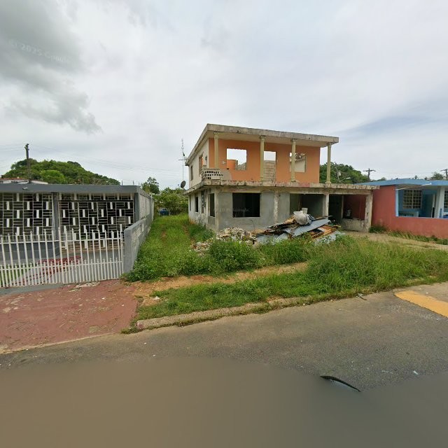 Propiedad declarada estorbo público en CGF7+FG6 Manatí, Puerto Rico 00674, Manatí