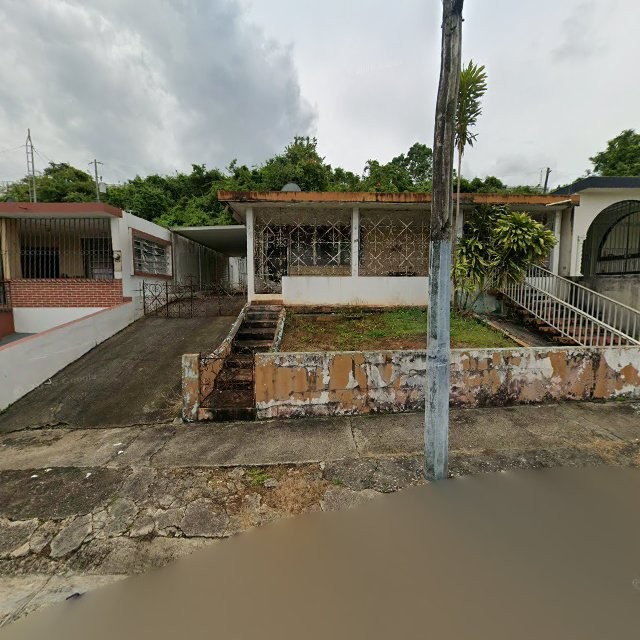 Propiedad declarada estorbo público en CGC6+X6V Manatí, Puerto Rico 00674, Manatí