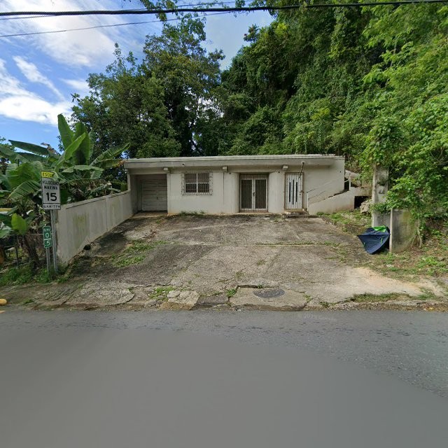 Propiedad declarada estorbo público en CGC8+4HV Manatí, Puerto Rico 00674, Manatí