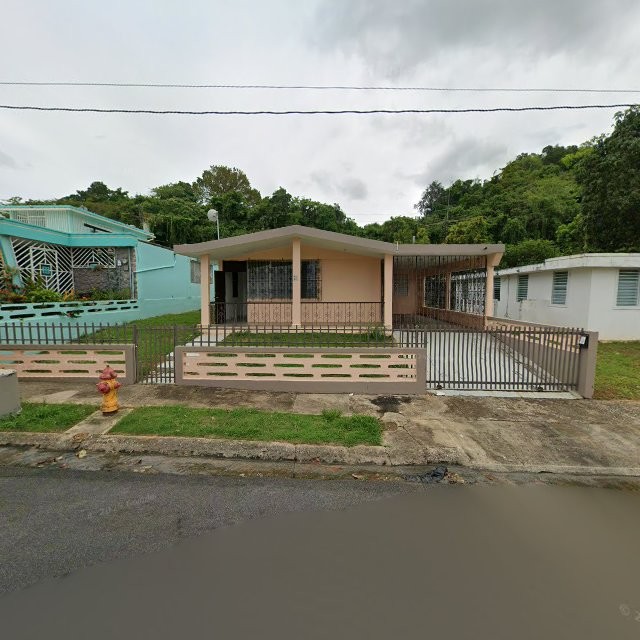 Propiedad declarada estorbo público en CGC7+P7M Manatí, Puerto Rico 00674, Manatí