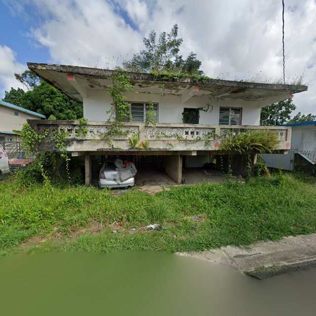 Propiedad declarada estorbo público en CRHH+WJ7 Sabana Seca, Toa Baja, Puerto Rico 00952, Toa Baja