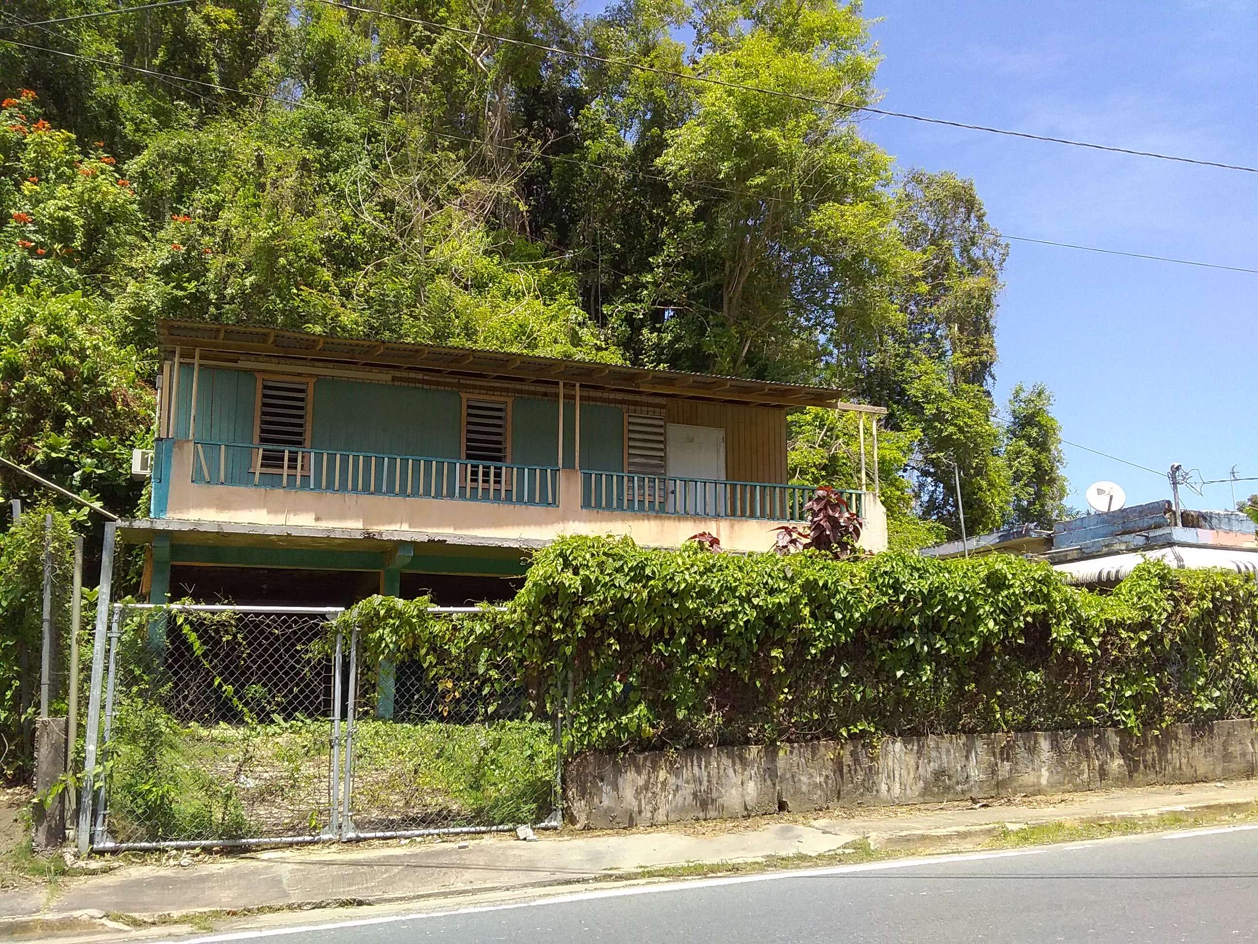 Propiedad declarada estorbo público en 9CRC+HXG Florida, Puerto Rico 00650, Florida