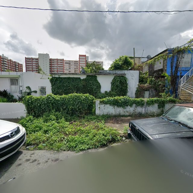 Propiedad declarada estorbo público en CX2C+H3C San Juan, Puerto Rico 00924, San Juan