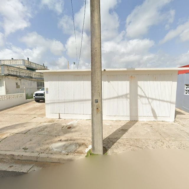 Propiedad declarada estorbo público en 97HM+G4X Luquillo, Puerto Rico 00773, Luquillo