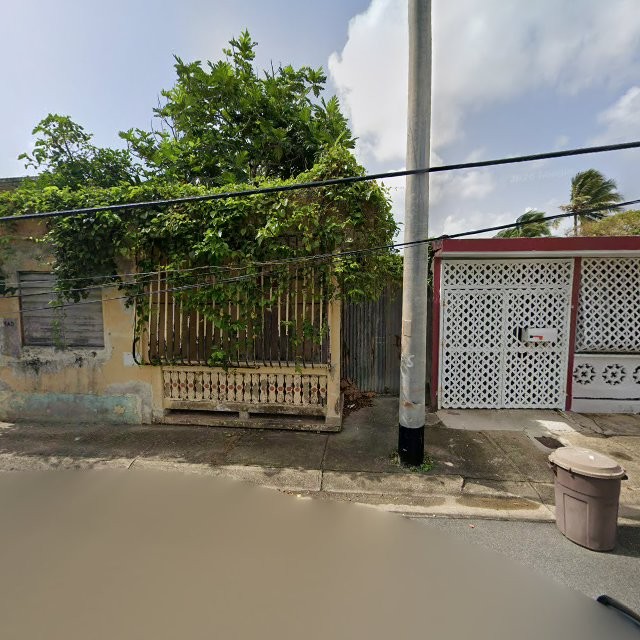 Propiedad declarada estorbo público en 97FP+JC8 Luquillo, Puerto Rico 00773, Luquillo