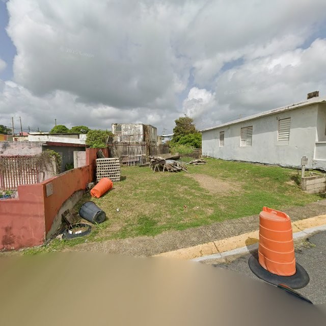 Propiedad declarada estorbo público en 97FP+CMQ Luquillo, Puerto Rico 00773, Luquillo