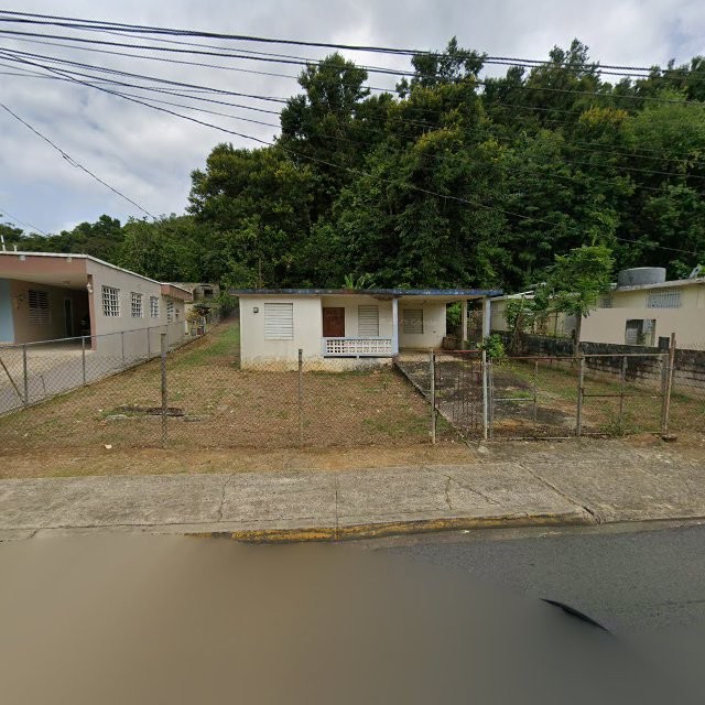Propiedad declarada estorbo público en 9C5J+HVR Florida, Puerto Rico 00650, Florida