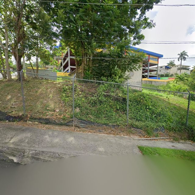 Propiedad declarada estorbo público en 8HHV+63C Morovis, Puerto Rico 00687, Morovis