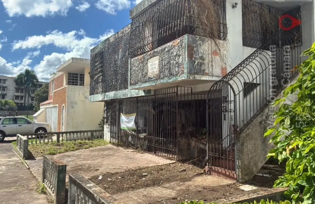 Propiedad declarada estorbo público en 9V4J+WV2 Guaynabo, Puerto Rico 00969, Guaynabo