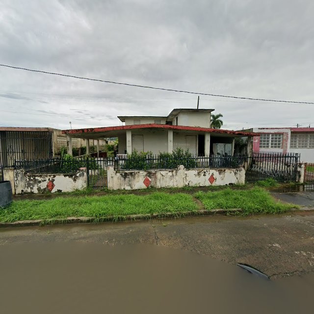 Propiedad declarada estorbo público en 6XPJ+HVP Caguas, Puerto Rico 00725, Caguas