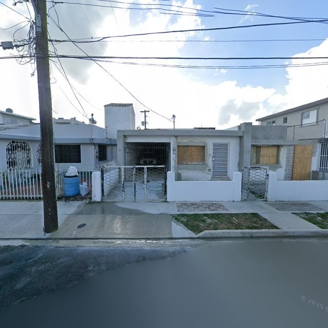 Propiedad declarada estorbo público en 63JH+M63 Juncos, Puerto Rico 00777, Juncos