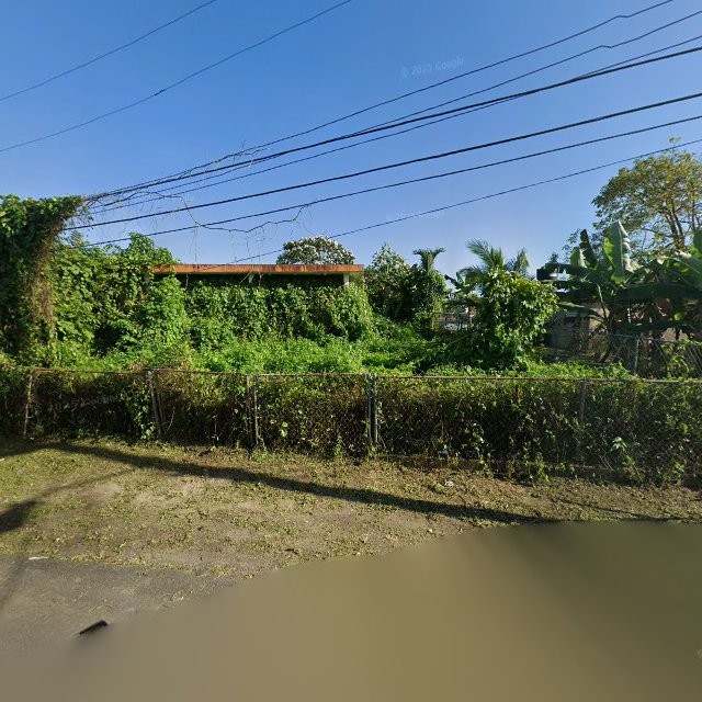 Propiedad declarada estorbo público en 54FR+6VV La Fermina, Puerto Rico 00771, Las Piedras