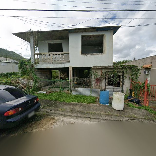 Propiedad declarada estorbo público en 4R3M+PC2 Cayey, Puerto Rico 00736, Cayey
