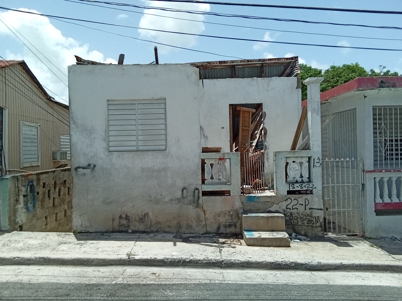 Propiedad declarada estorbo público en 25P3+W4F Yauco, Puerto Rico 00698, Yauco