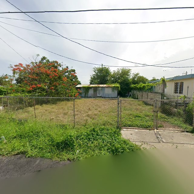 Propiedad declarada estorbo público en WVX9+6CW Guayama, Puerto Rico 00784, Guayama