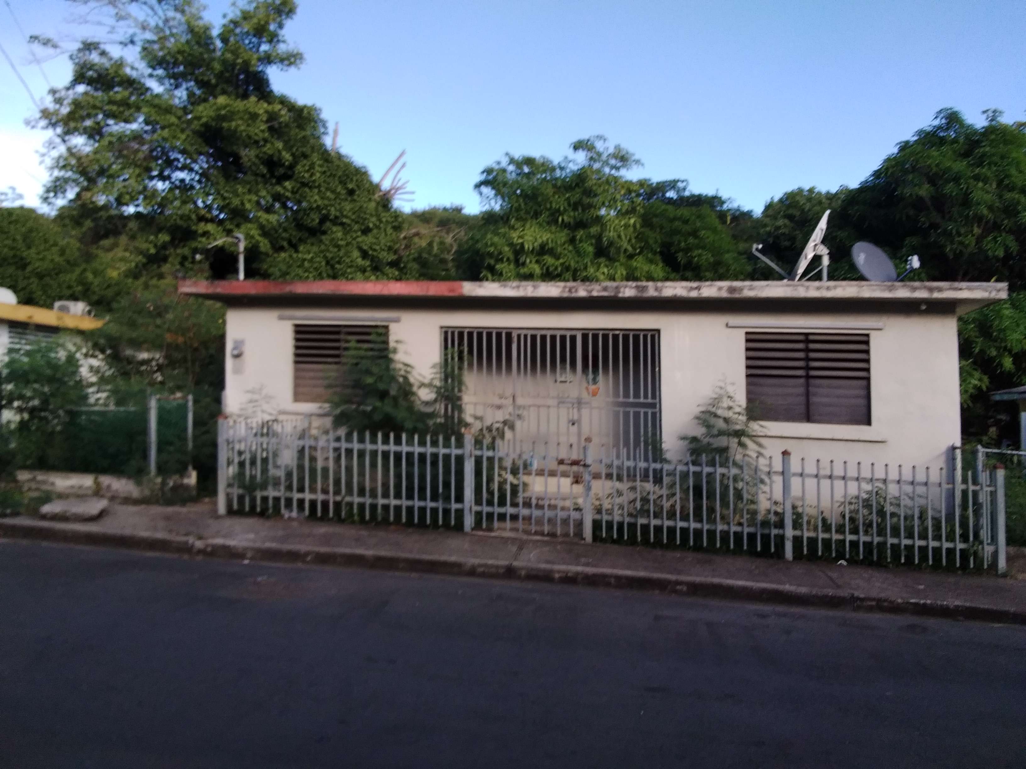 Propiedad declarada estorbo público en 8M8X+34C Flamenco, Culebra, Puerto Rico 00775, Culebra