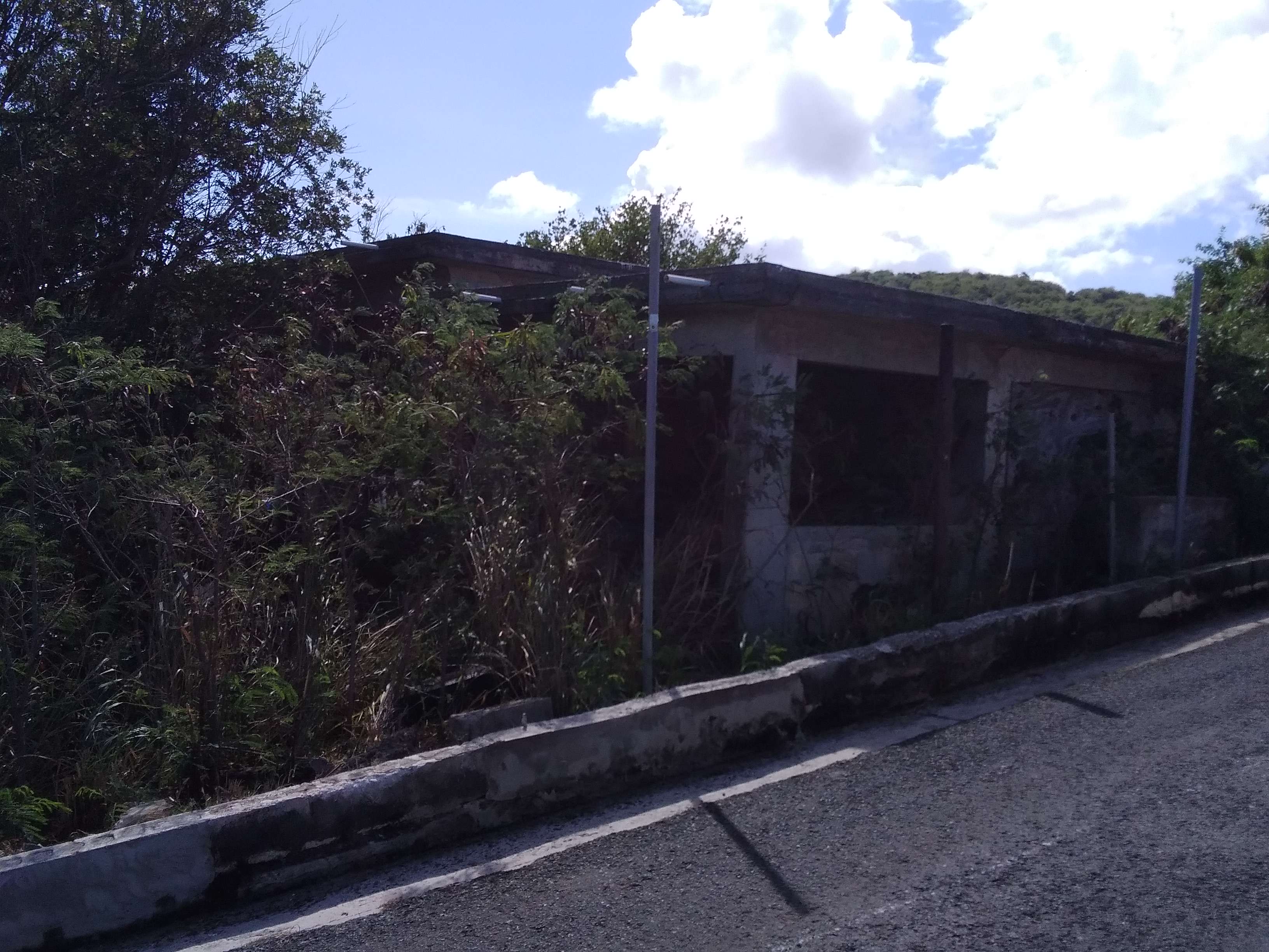 Propiedad declarada estorbo público en 8M6V+3GM Flamenco, Culebra, Puerto Rico 00775, Culebra