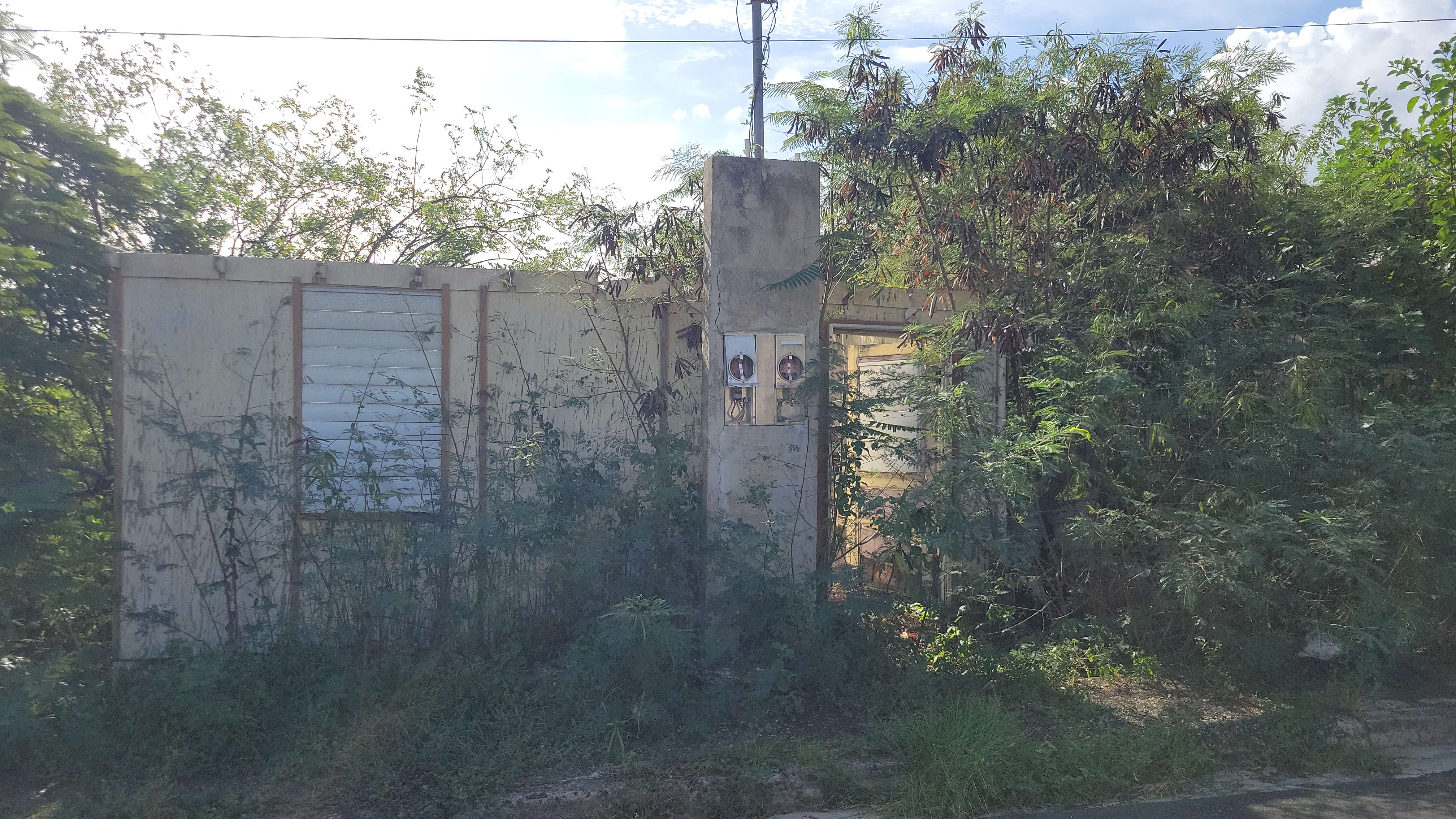 Propiedad declarada estorbo público en 8M4W+V5V Culebra, Puerto Rico 00775, Culebra