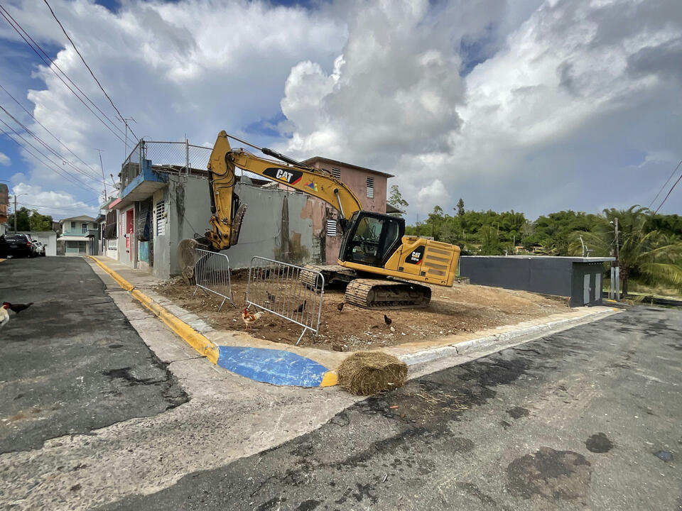 Reporte ciudadano de estorbo público en 52RR+86M San Lorenzo, Puerto Rico, San Lorenzo