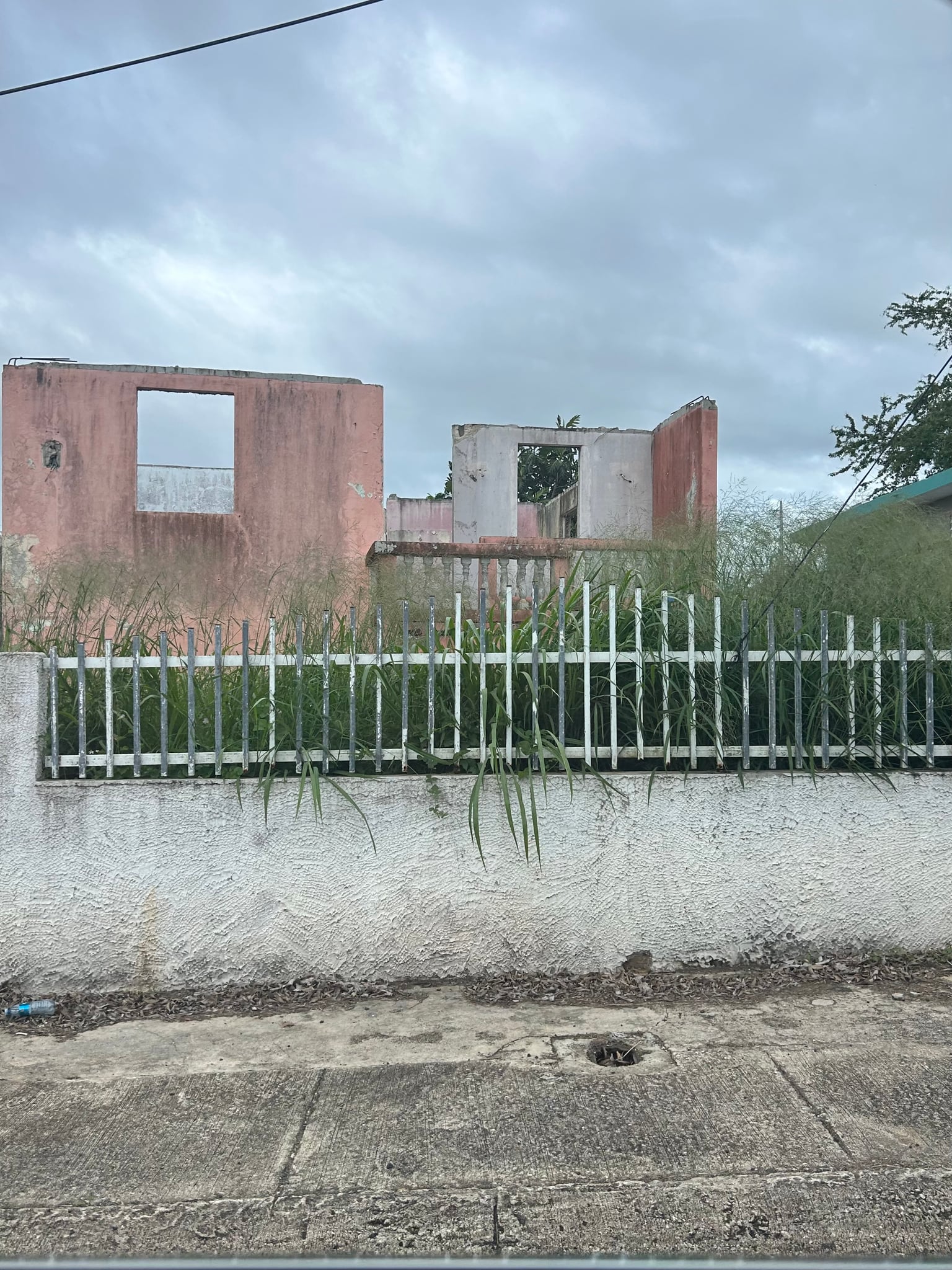 Reporte ciudadano de estorbo público en COMM TERRANOVA, PARC 169, PR, Puerto Rico, 00000, Quebradillas, , PR 00678, Quebradillas
