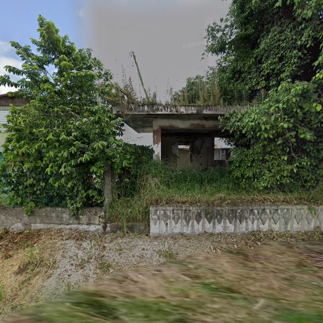 Reporte ciudadano de estorbo público en F7F4+CW2 Arecibo, Puerto Rico, Arecibo